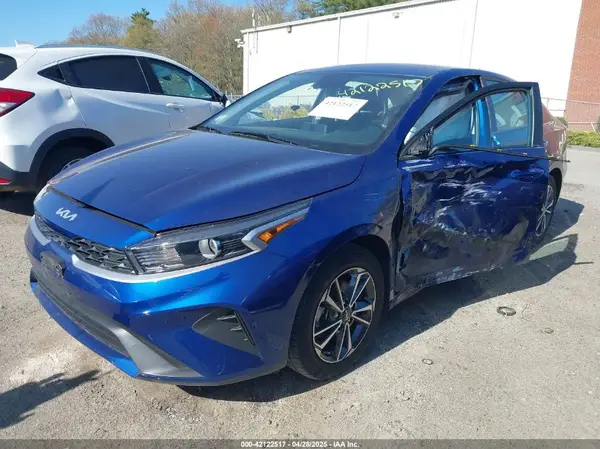 3KPF24AD8NE499626 2022 KIA FORTE - Image 2