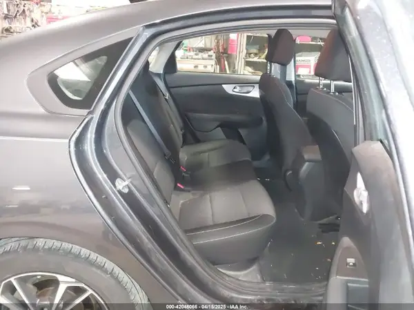 3KPF24AD8NE500693 2022 KIA FORTE - Image 8
