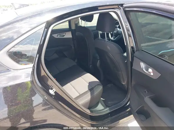 3KPF24AD8NE501049 2022 KIA FORTE - Image 8