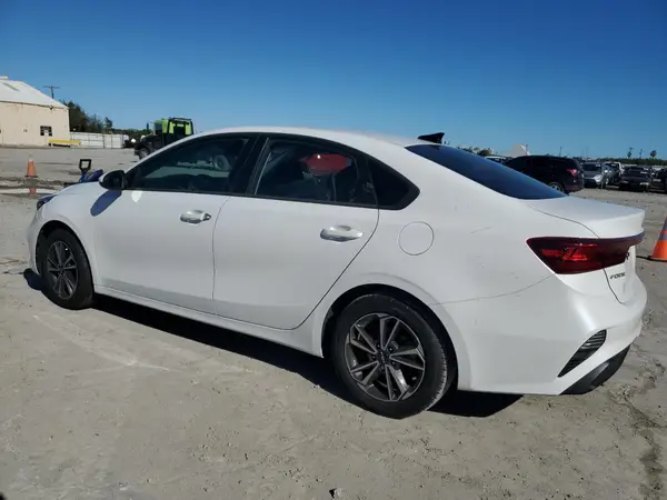 3KPF24AD8NE502315 2022 KIA FORTE - Image 2
