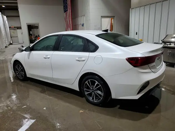 3KPF24AD8PE505248 2023 KIA FORTE - Image 2