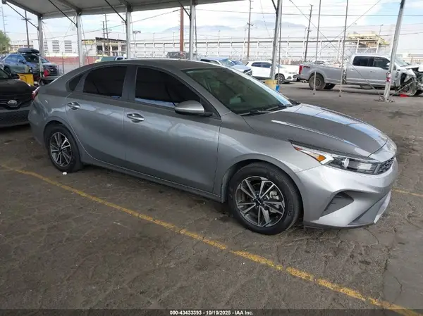 3KPF24AD8PE505363 2023 KIA FORTE - Image 1