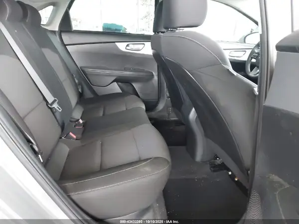 3KPF24AD8PE505363 2023 KIA FORTE - Image 8