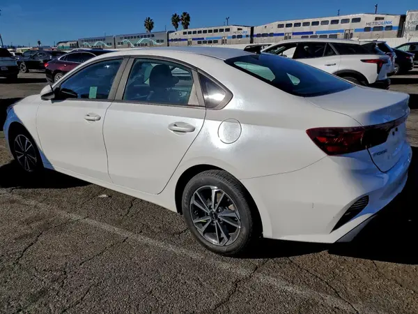 3KPF24AD8PE509414 2023 KIA FORTE - Image 2