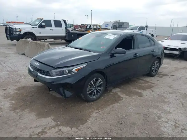3KPF24AD8PE513320 2023 KIA FORTE - Image 2