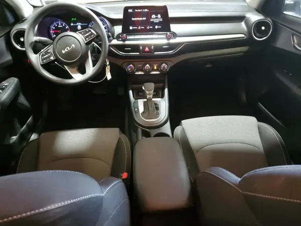 3KPF24AD8PE516301 2023 KIA FORTE - Image 8