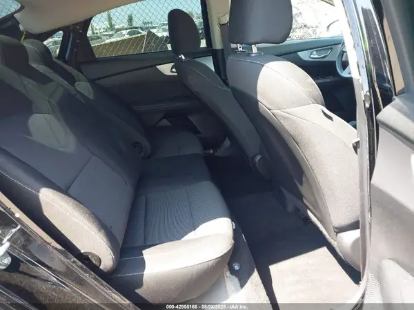 3KPF24AD8PE517223 2023 KIA FORTE - Image 8