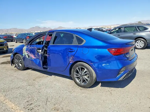 3KPF24AD8PE517383 2023 KIA FORTE - Image 2