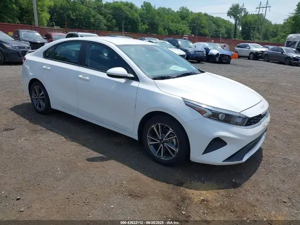 3KPF24AD8PE518386 2023 KIA FORTE - Image 1
