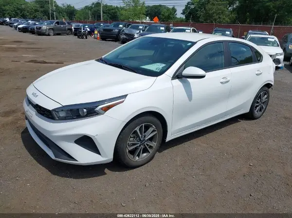 3KPF24AD8PE518386 2023 KIA FORTE - Image 2