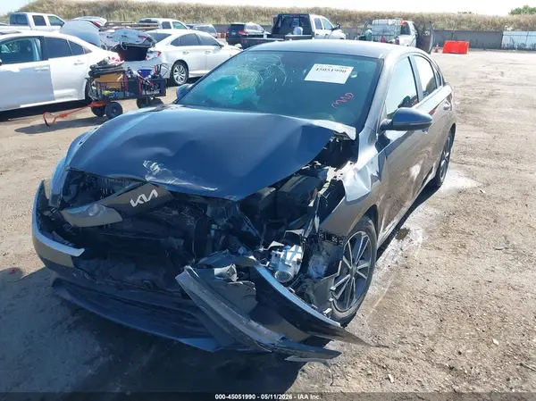 3KPF24AD8PE520056 2023 KIA FORTE - Image 2