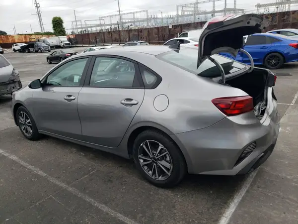 3KPF24AD8PE520347 2023 KIA FORTE - Image 2