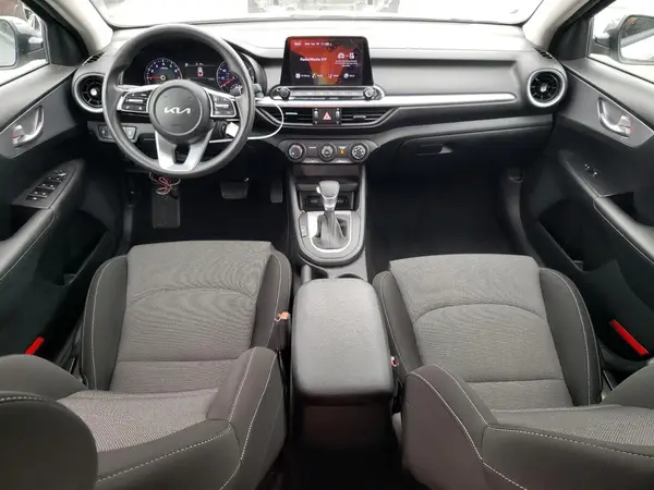 3KPF24AD8PE520347 2023 KIA FORTE - Image 8