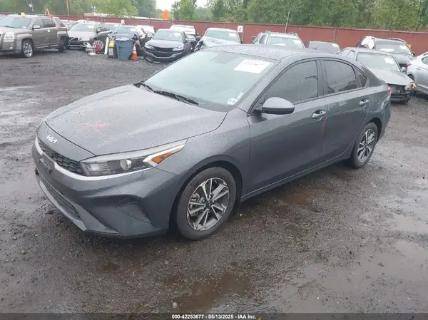 3KPF24AD8PE521952 2023 KIA FORTE - Image 2