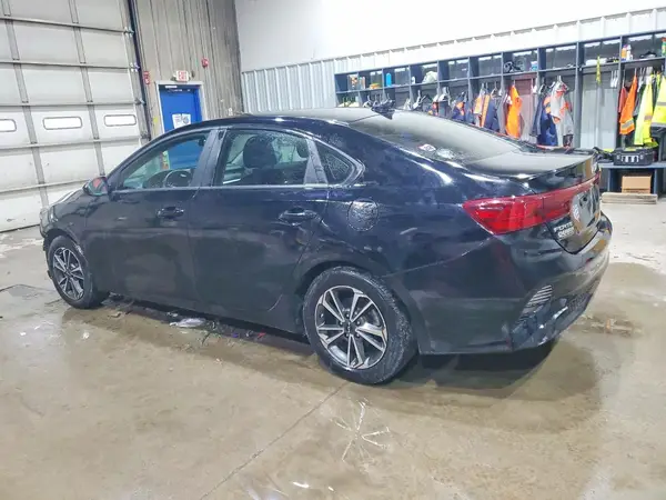 3KPF24AD8PE523121 2023 KIA FORTE - Image 2