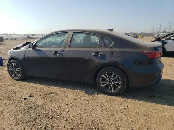 3KPF24AD8PE526133 2023 KIA FORTE - Image 2