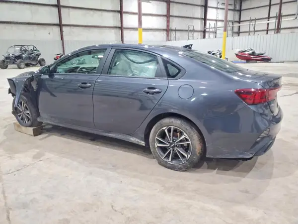 3KPF24AD8PE526575 2023 KIA FORTE - Image 2