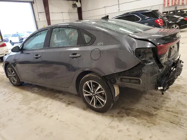 3KPF24AD8PE526858 2023 KIA FORTE - Image 2