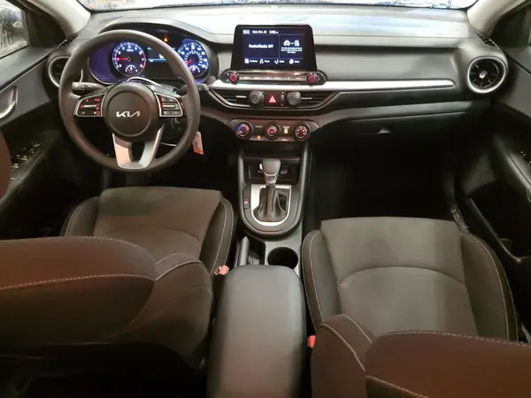 3KPF24AD8PE526858 2023 KIA FORTE - Image 8