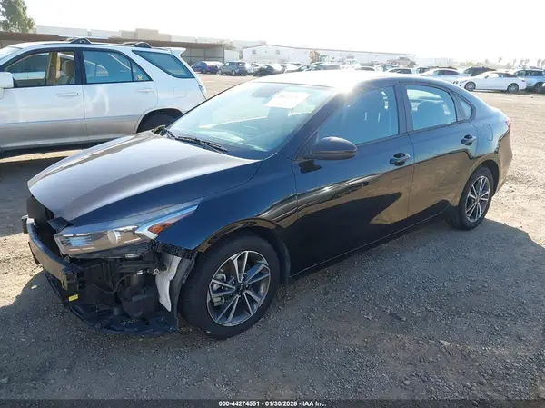 3KPF24AD8PE529128 2023 KIA FORTE - Image 2