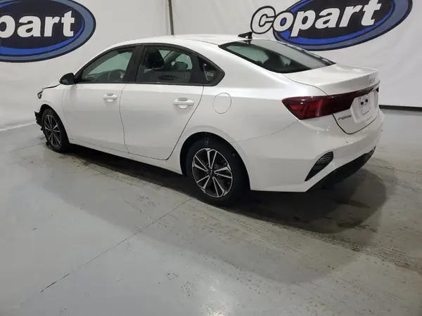3KPF24AD8PE537388 2023 KIA FORTE - Image 2