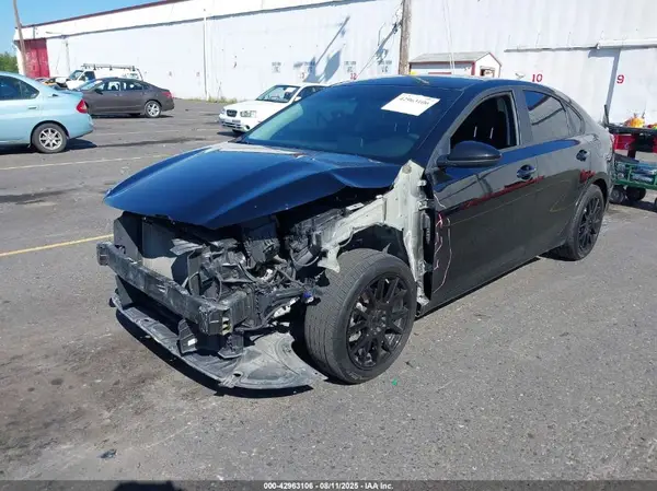 3KPF24AD8PE537925 2023 KIA FORTE - Image 2