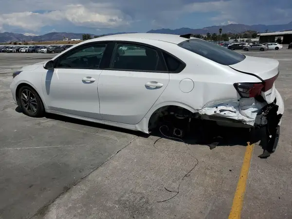 3KPF24AD8PE538640 2023 KIA FORTE - Image 2