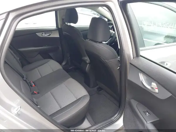 3KPF24AD8PE540520 2023 KIA FORTE - Image 8