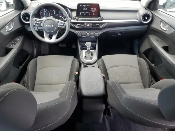 3KPF24AD8PE544647 2023 KIA FORTE - Image 8