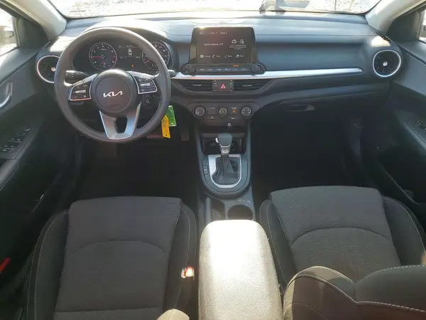 3KPF24AD8PE545538 2023 KIA FORTE - Image 8