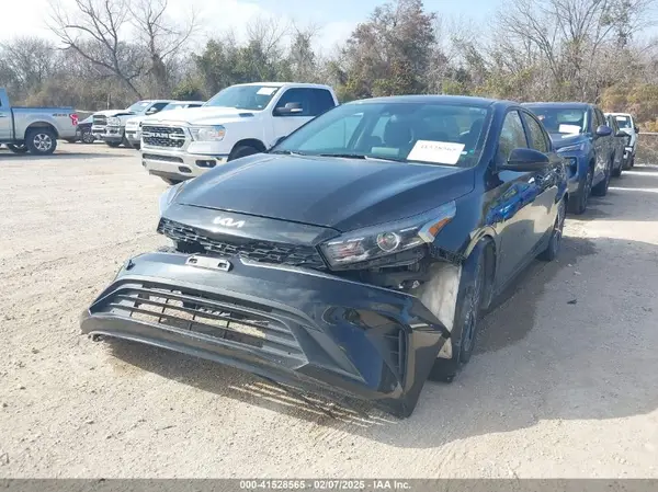 3KPF24AD8PE548259 2023 KIA FORTE - Image 2