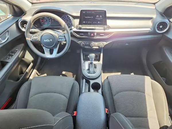 3KPF24AD8PE550125 2023 KIA FORTE - Image 8