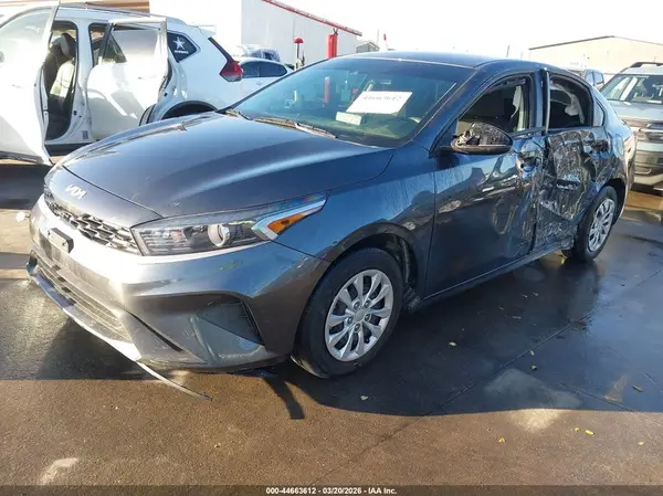 3KPF24AD8PE550710 2023 KIA FORTE - Image 2