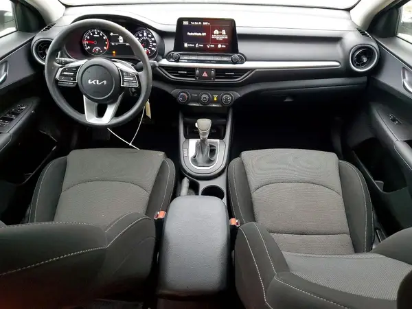 3KPF24AD8PE552375 2023 KIA FORTE - Image 8