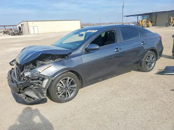 3KPF24AD8PE552599 2023 KIA FORTE - Image 1