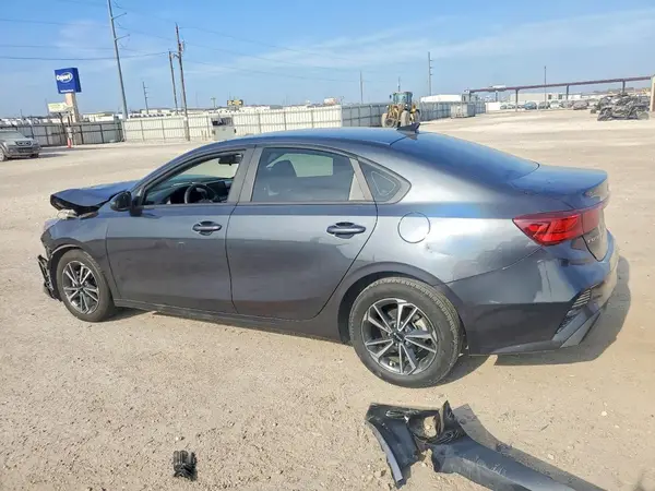 3KPF24AD8PE552599 2023 KIA FORTE - Image 2