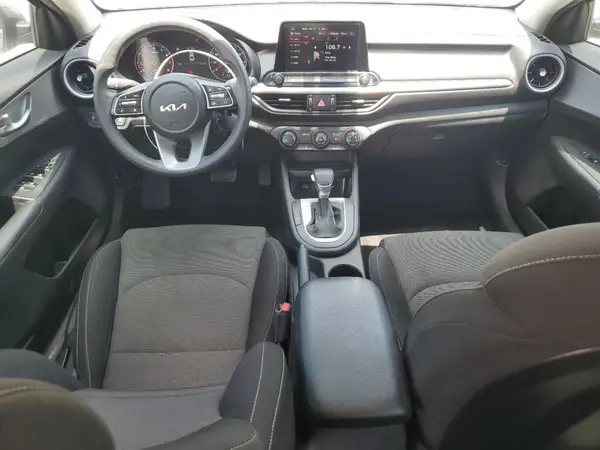3KPF24AD8PE552764 2023 KIA FORTE - Image 8