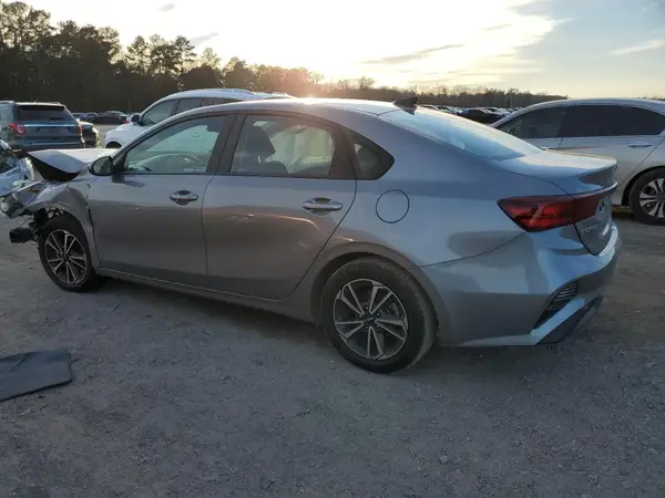3KPF24AD8PE553428 2023 KIA FORTE - Image 2