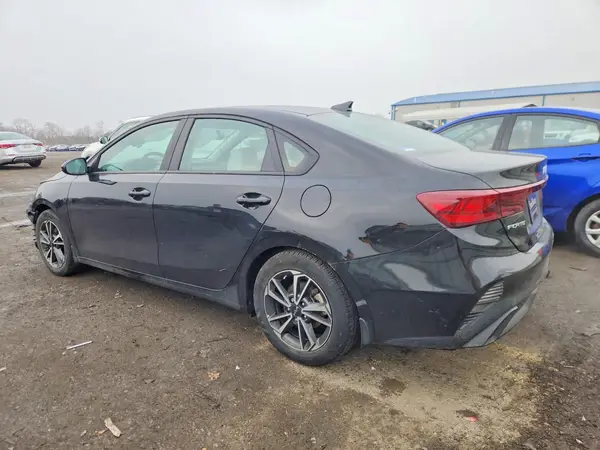 3KPF24AD8PE554126 2023 KIA FORTE - Image 2