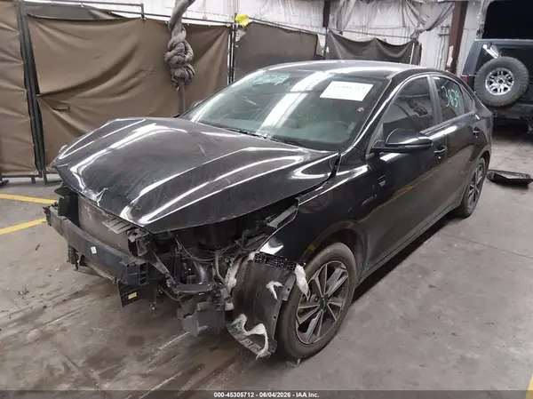 3KPF24AD8PE554241 2023 KIA FORTE - Image 2