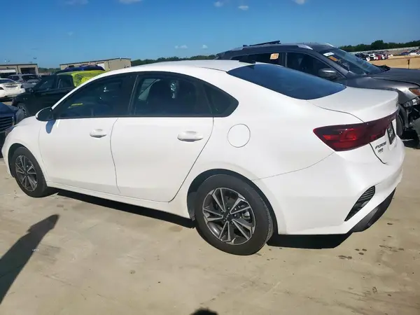 3KPF24AD8PE554305 2023 KIA FORTE - Image 2