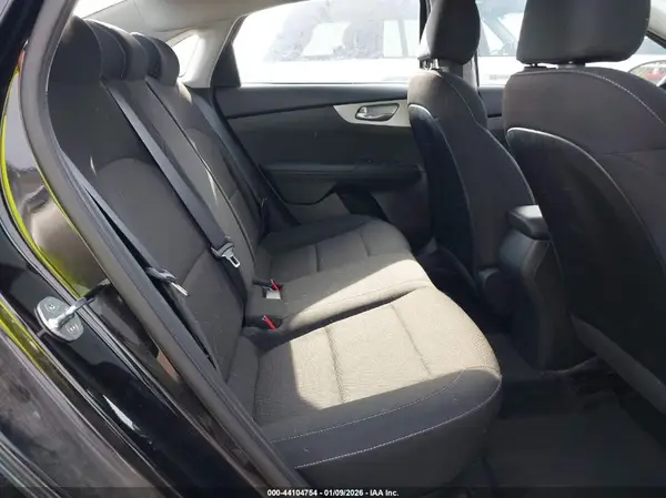 3KPF24AD8PE554398 2023 KIA FORTE - Image 8