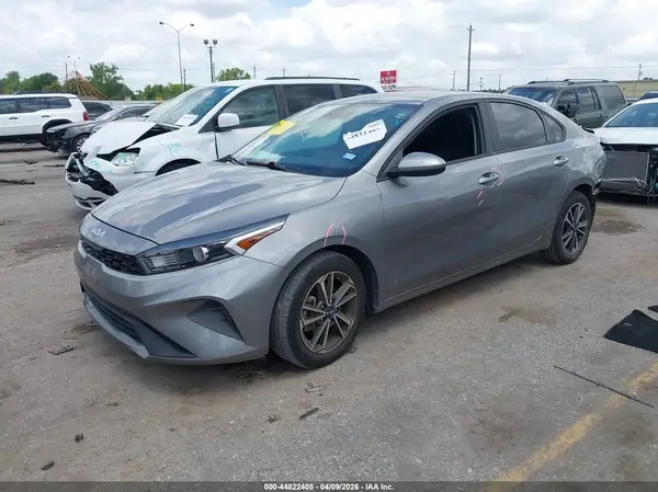 3KPF24AD8PE554742 2023 KIA FORTE - Image 2