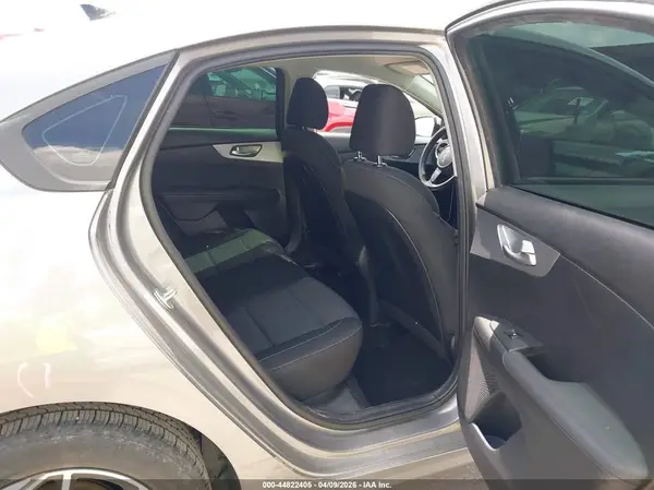3KPF24AD8PE554742 2023 KIA FORTE - Image 8