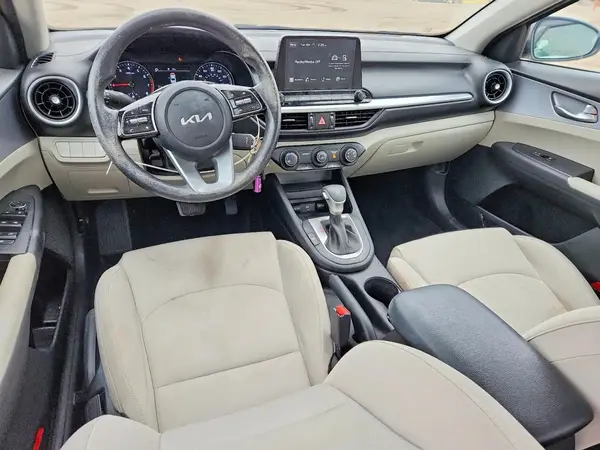 3KPF24AD8PE554904 2023 KIA FORTE - Image 8