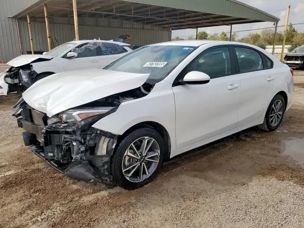 3KPF24AD8PE555583 2023 KIA FORTE - Image 1
