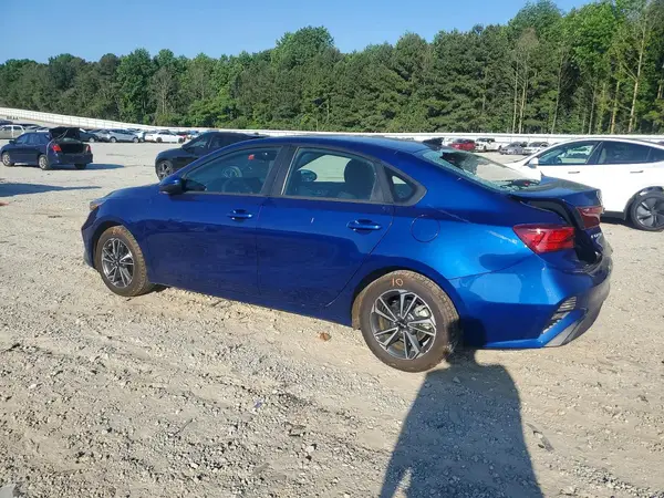 3KPF24AD8PE555826 2023 KIA FORTE - Image 2