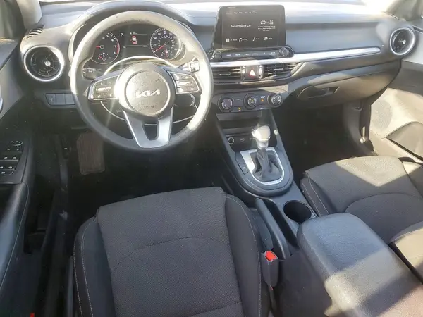 3KPF24AD8PE555826 2023 KIA FORTE - Image 8