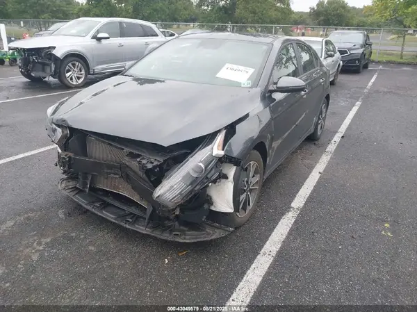 3KPF24AD8PE555972 2023 KIA FORTE - Image 2