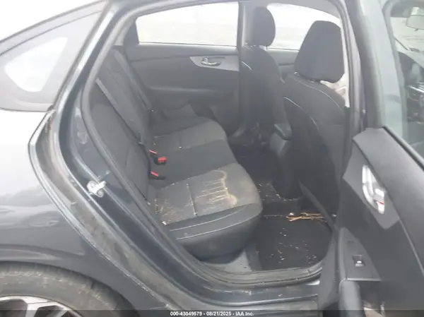 3KPF24AD8PE555972 2023 KIA FORTE - Image 8